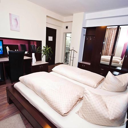 Hotel Poarta Transilvaniei บิสตริซา ภายนอก รูปภาพ