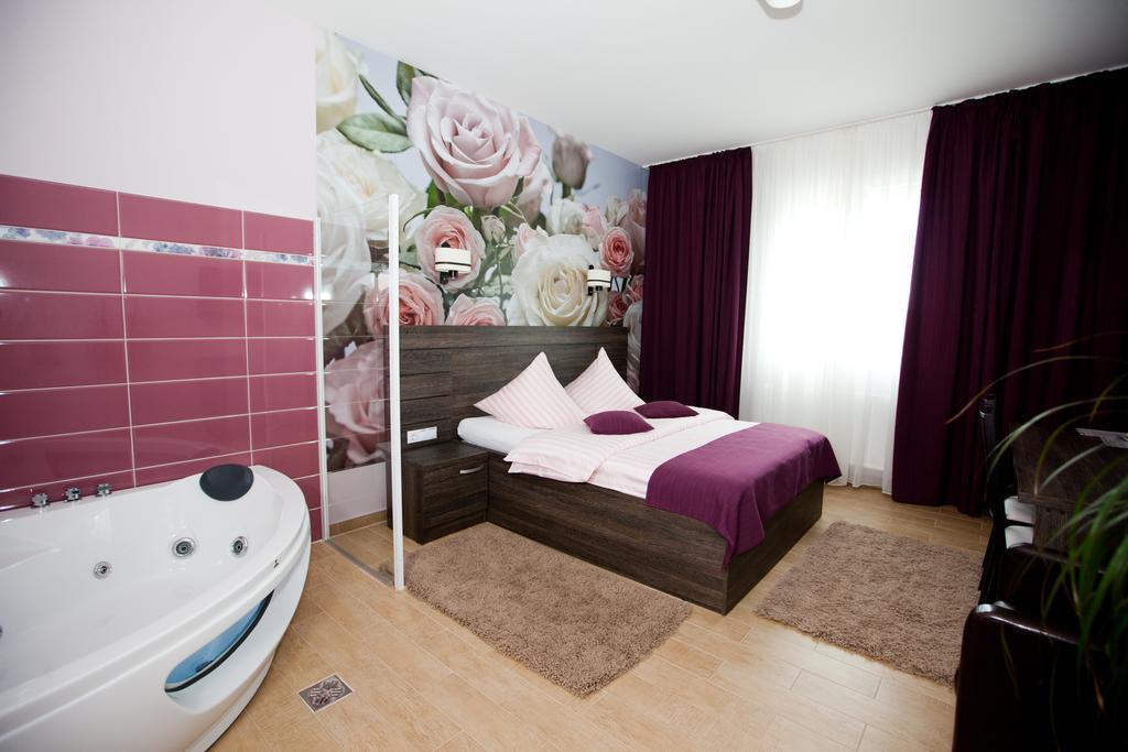 Hotel Poarta Transilvaniei บิสตริซา ภายนอก รูปภาพ