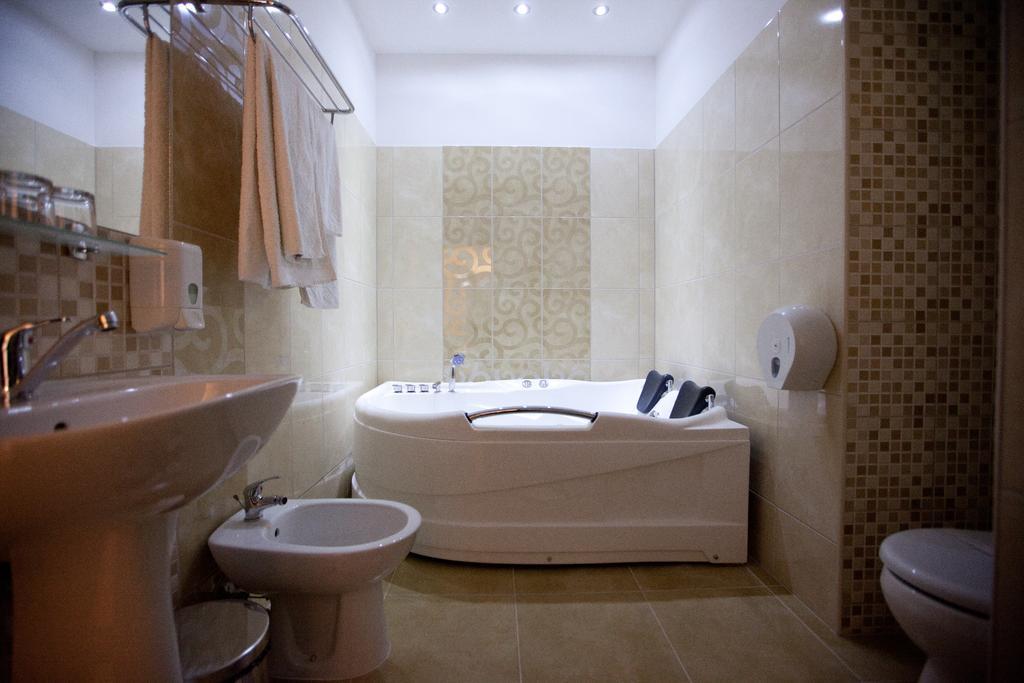 Hotel Poarta Transilvaniei บิสตริซา ภายนอก รูปภาพ