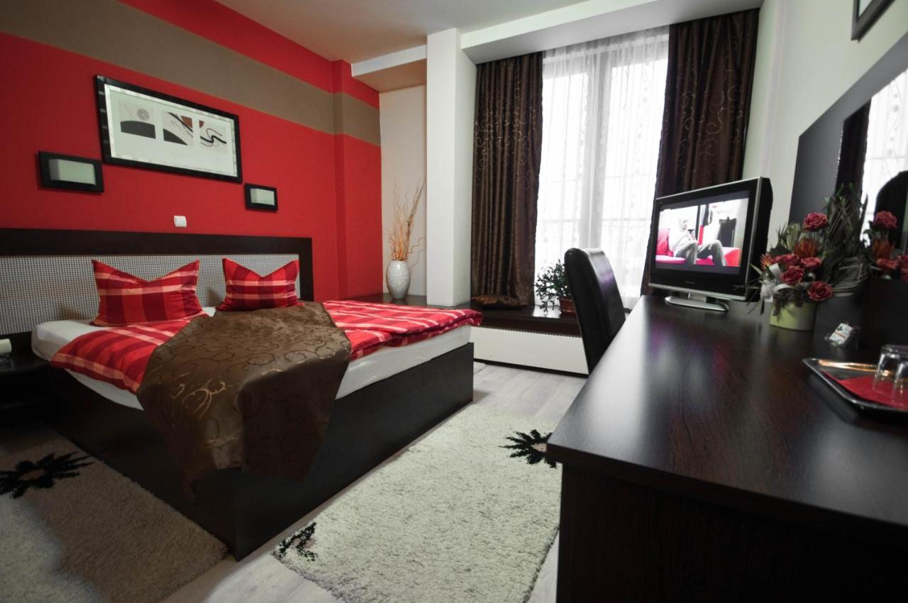 Hotel Poarta Transilvaniei บิสตริซา ภายนอก รูปภาพ