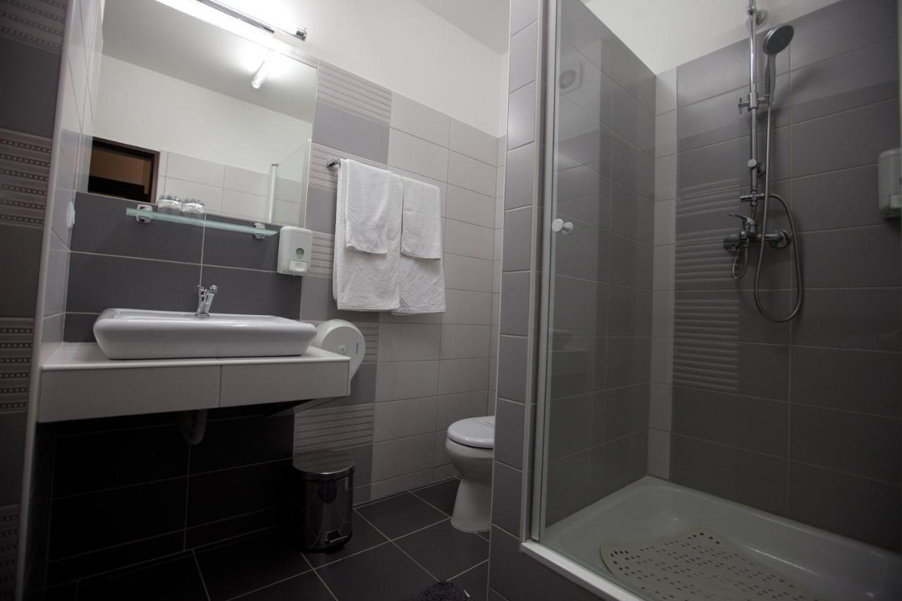 Hotel Poarta Transilvaniei บิสตริซา ภายนอก รูปภาพ
